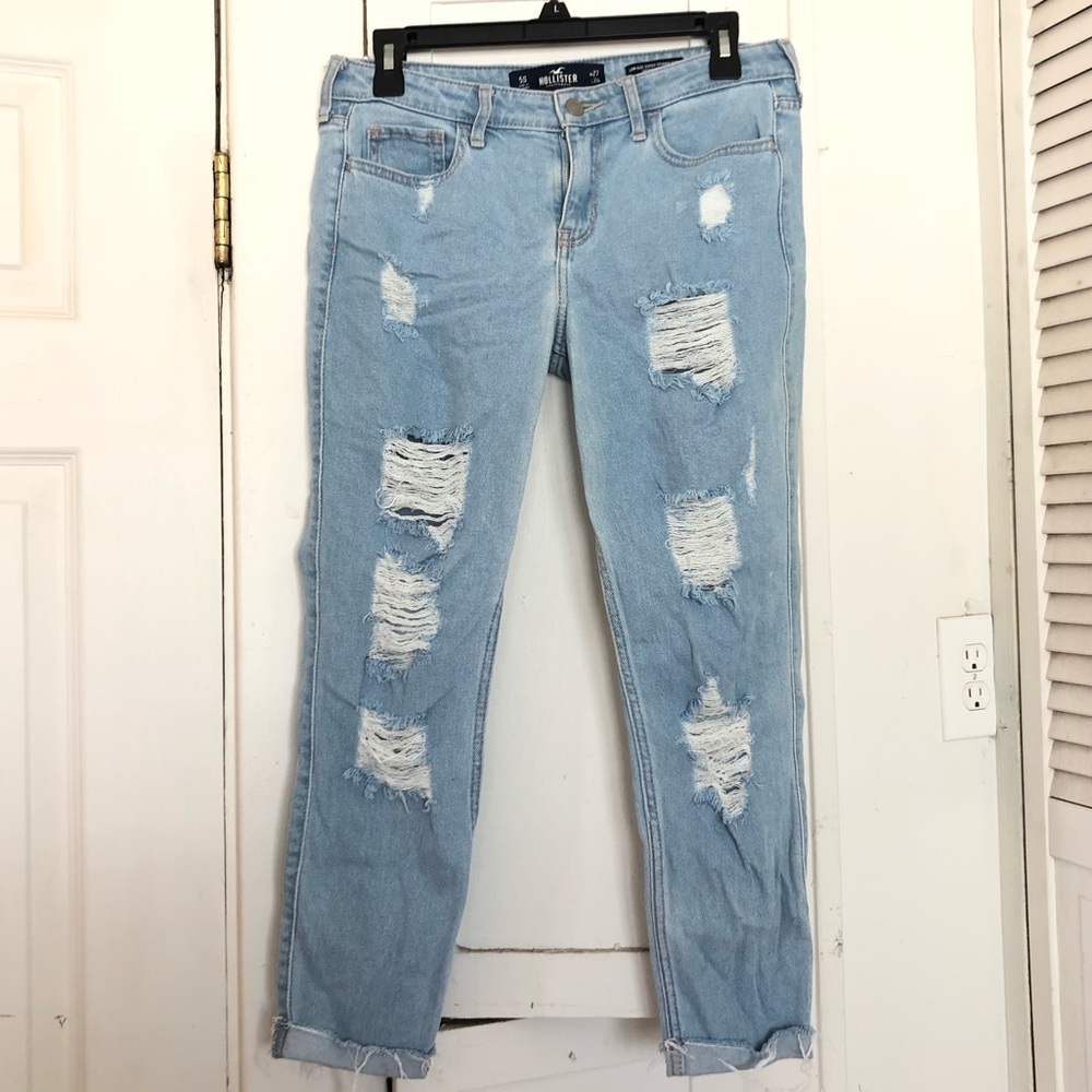 Hollister Low Rise Distressed Crop Jeans Size 5 Short